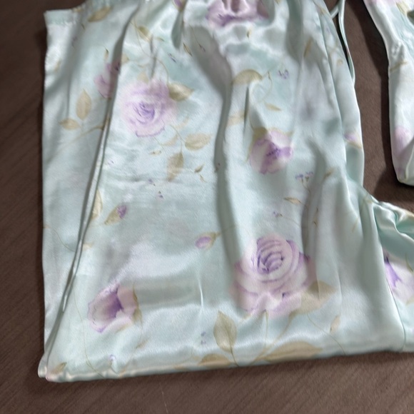 Amanda Stewart Intimates 2 piece Satin 100% Polyester Size Large Pajama Set - Picture 4 of 12